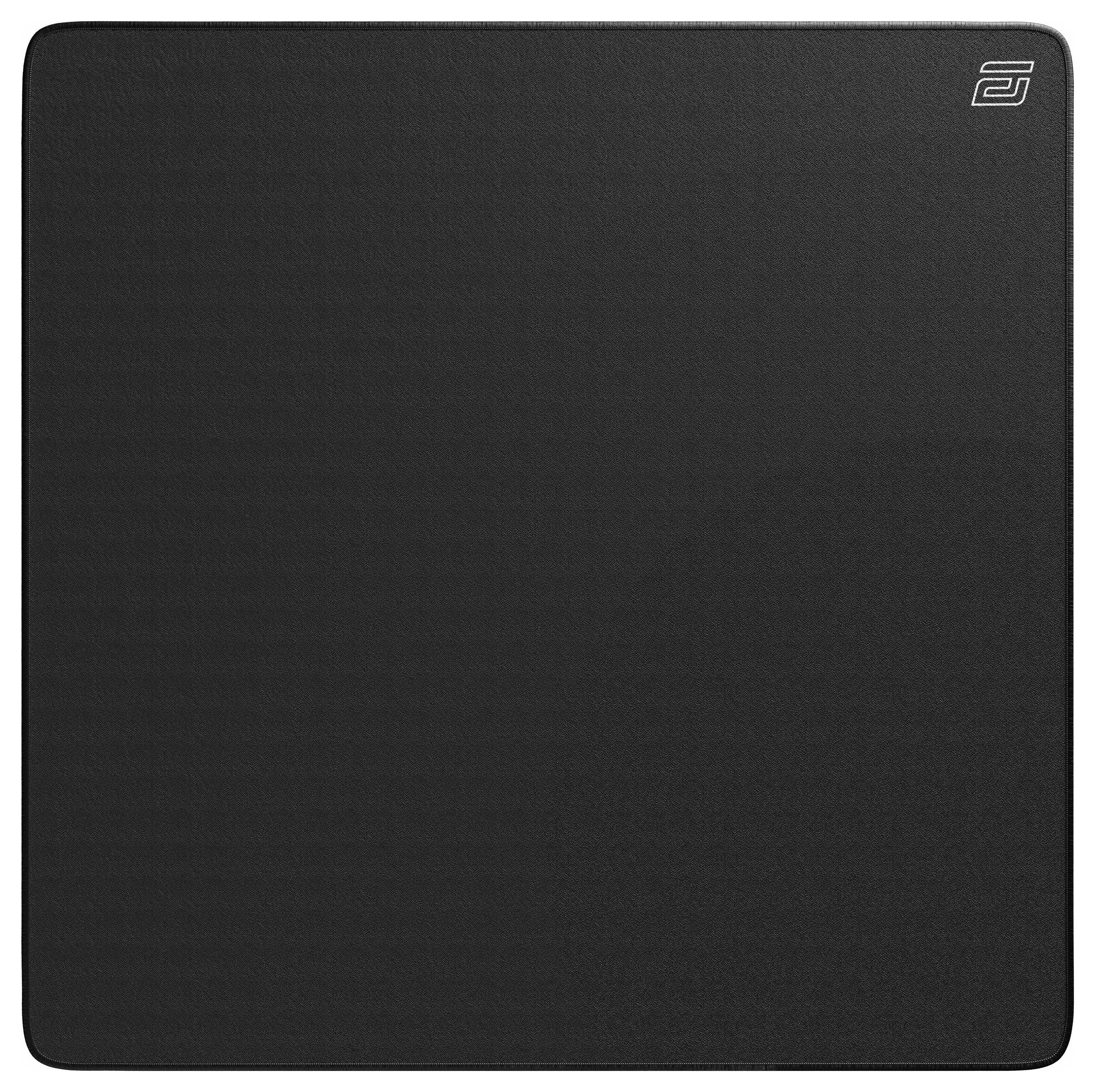 Schwarze Mousepad mit abgerundeten Ecken und kleinem Logo in der oberen rechten Ecke auf einfachem weißem Hintergrund