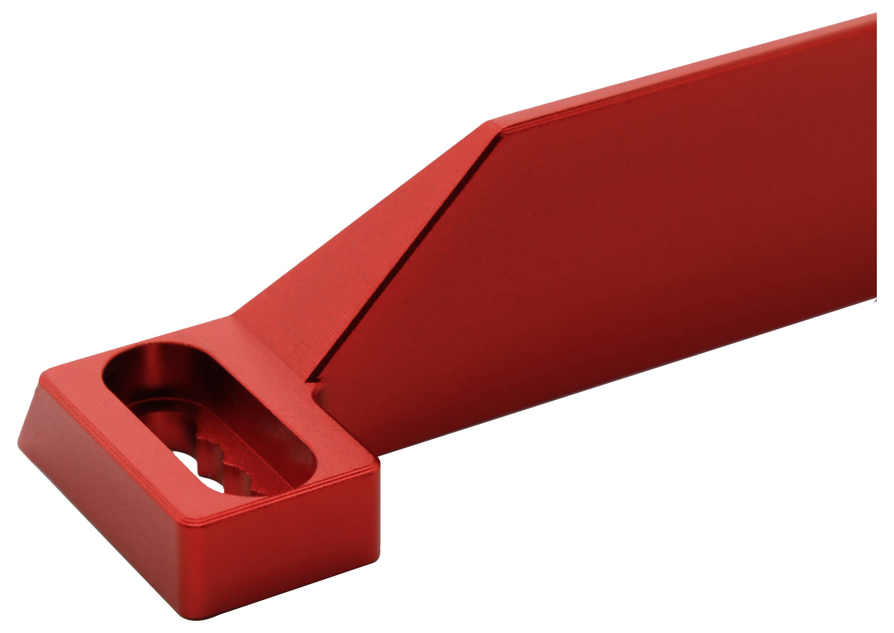 Roter Metallflaschenöffner mit langem abgewinkeltem Griff auf weißem Hintergrund.