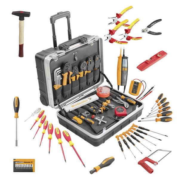 Tragbarer Werkzeugkasten mit verschiedenen Handwerkzeugen, einschließlich Hämmern, Schraubendrehern, Zangen, Abisolierzangen, Lineal, Wasserwaage, Multimeter, Stahllineal und Säge.