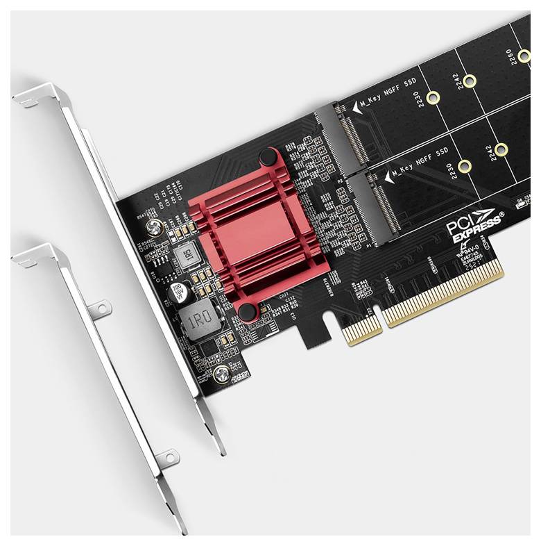 PCIe-Erweiterungskarte mit einem roten Kühlkörper und silberner Dual-Slot-Halterung, gezeigt auf weißem Hintergrund.