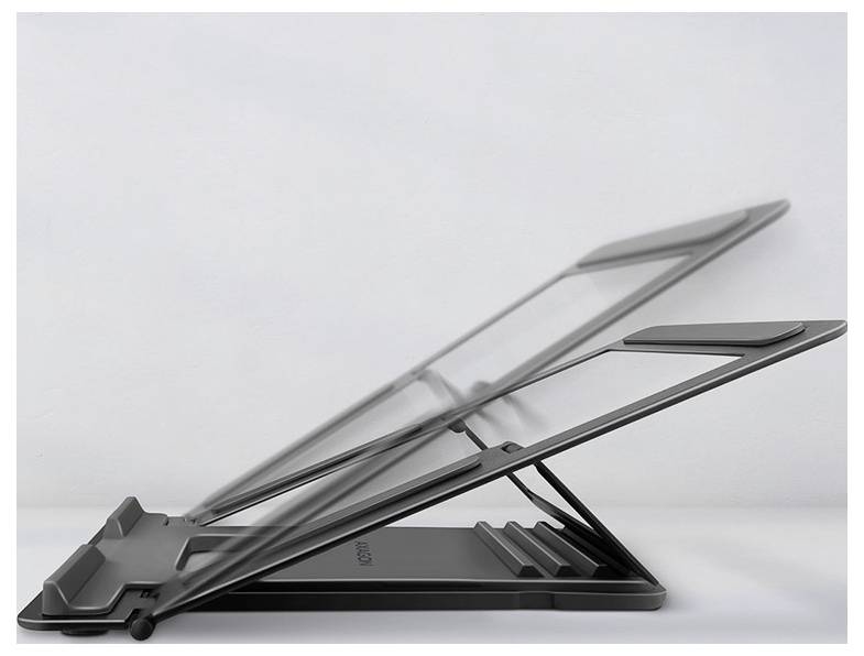 Verstellbarer Laptopständer mit zwei transparenten geneigten Plattformen auf einer grauen Basis, in Seitenansicht gegen einen einfachen Hintergrund dargestellt.