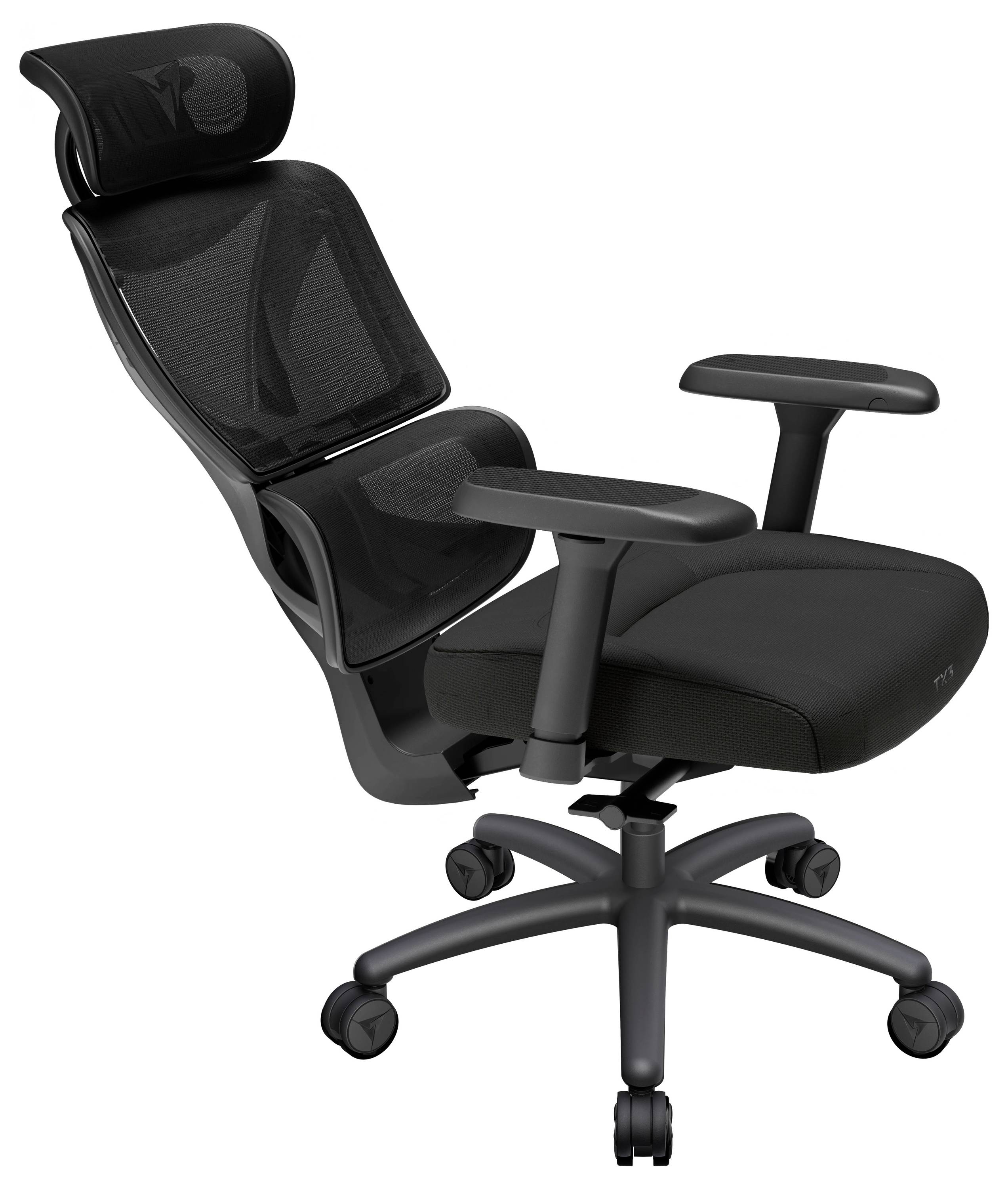 Schwarzer ergonomischer Bürostuhl mit Kopfstütze, Netzrückenlehne, Armlehnen und fünfrädrigem Standfuß auf weißem Hintergrund.