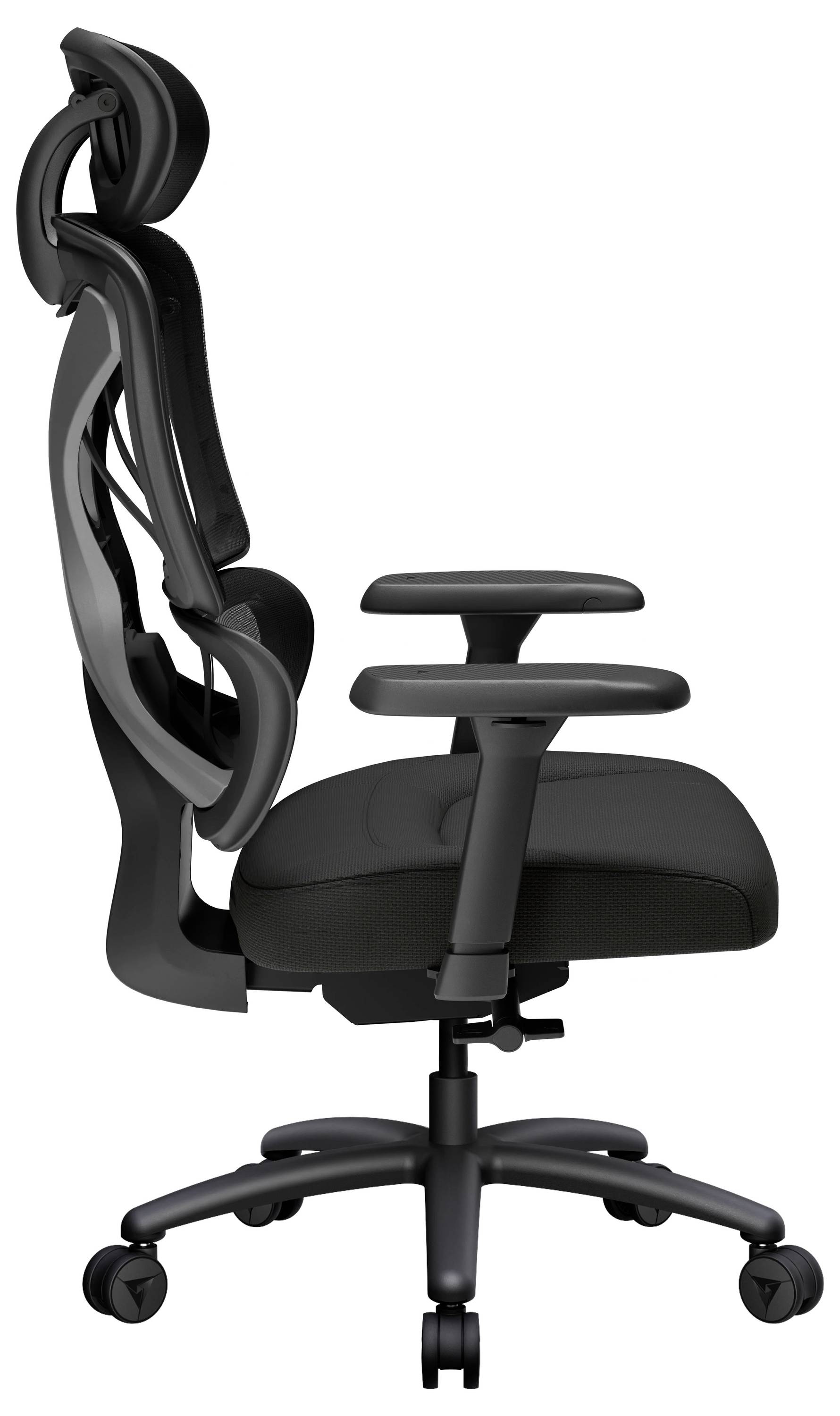 Schwarzer ergonomischer Bürostuhl mit hoher Rückenlehne, Kopfstütze, Armlehnen und fünfrädrigem Fuß, dargestellt in Seitenansicht auf weißem Hintergrund.