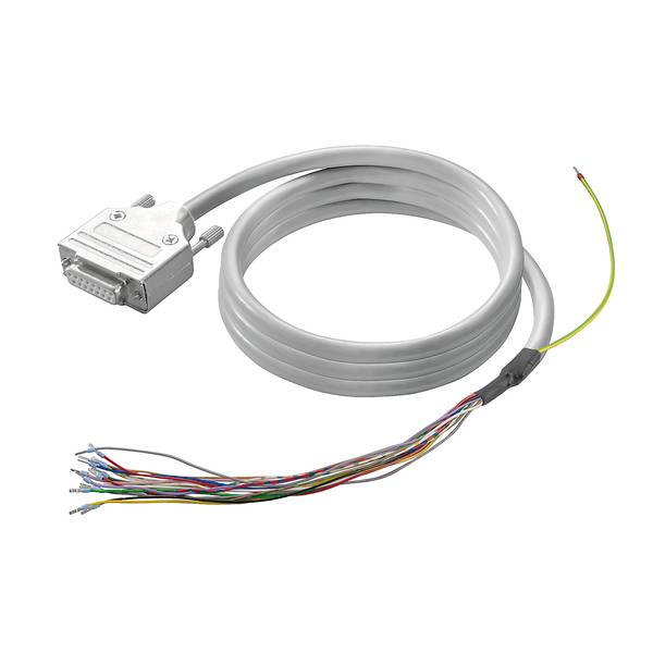 Graues Kabel mit mehrfarbigen Drahtleitern und weißen Steckern an beiden Enden, isoliert auf weißem Hintergrund dargestellt.