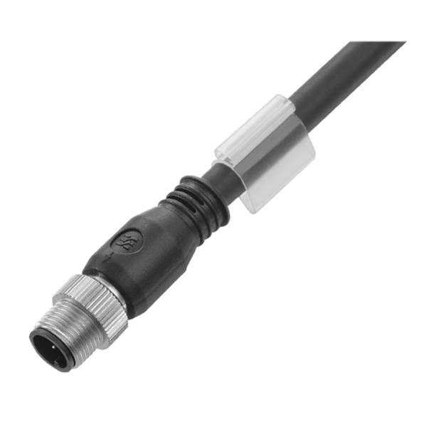Nahaufnahme eines schwarzen Steckers mit Gewinde, einer Metallspitze und Zugentlastung, angebracht an einem schwarzen Kabel auf weißem Hintergrund.