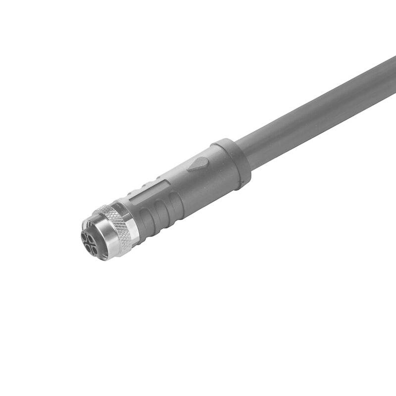 Nahaufnahme eines grauen kreisförmigen Steckverbinders, der an einem dicken Kabel vor weißem Hintergrund angebracht ist.