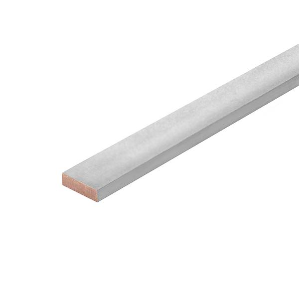 Ein langer silberner Metallstab, diagonal auf weißem Hintergrund abgebildet, mit einem kupferfarbenen Ende.