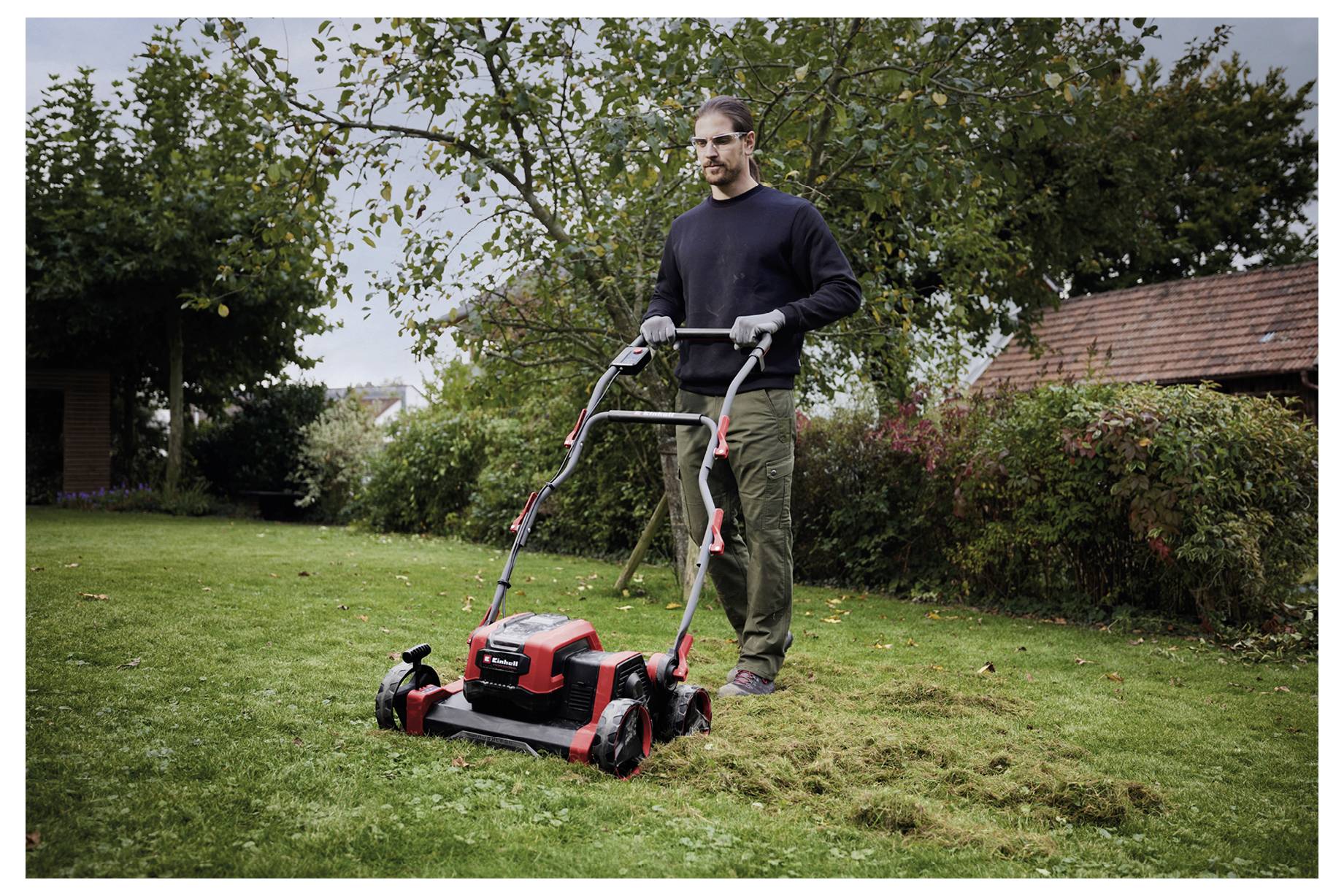 Einhell Professional GP-SC 36/40 Li BL-Solo Li-Ion Akku Vertikutierer ohne Akku, ohne Ladegerät Arbeitsbreite 40cm