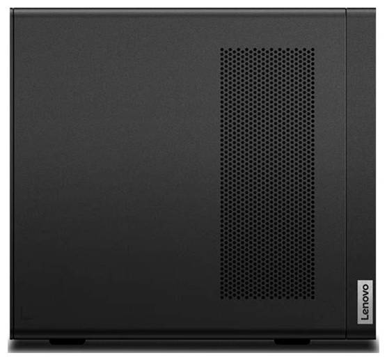 Schwarzer Lenovo-Desktopcomputerturm, Vorderansicht mit perforierten Lüftungsgittern und Logobadge auf der unteren rechten Seite.