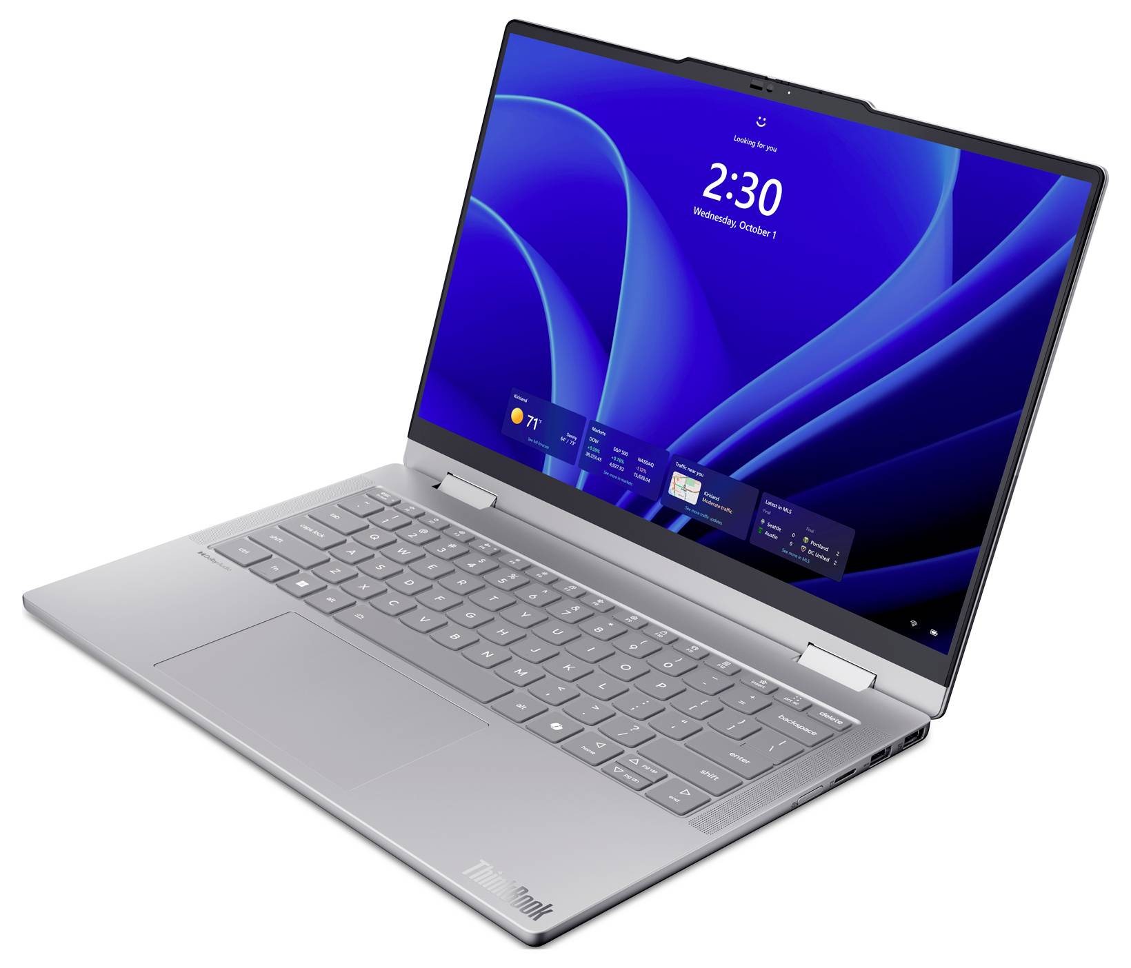 Silberner Laptop im Zeltmodus mit 360-Grad-Scharnier, zeigt einen blauen Windows-Sperrbildschirm um 14:30 Uhr.