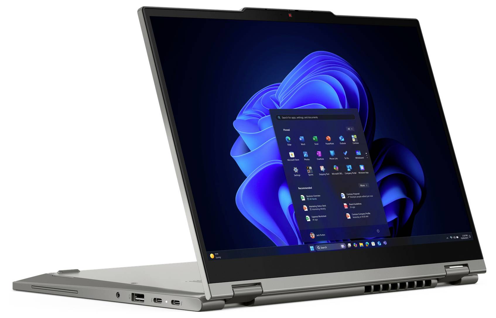 Silberner Convertible-Laptop in offener Position im Zeltmodus dargestellt, zeigt den Windows 11-Desktop mit zentriertem Startmenü auf dem Bildschirm.