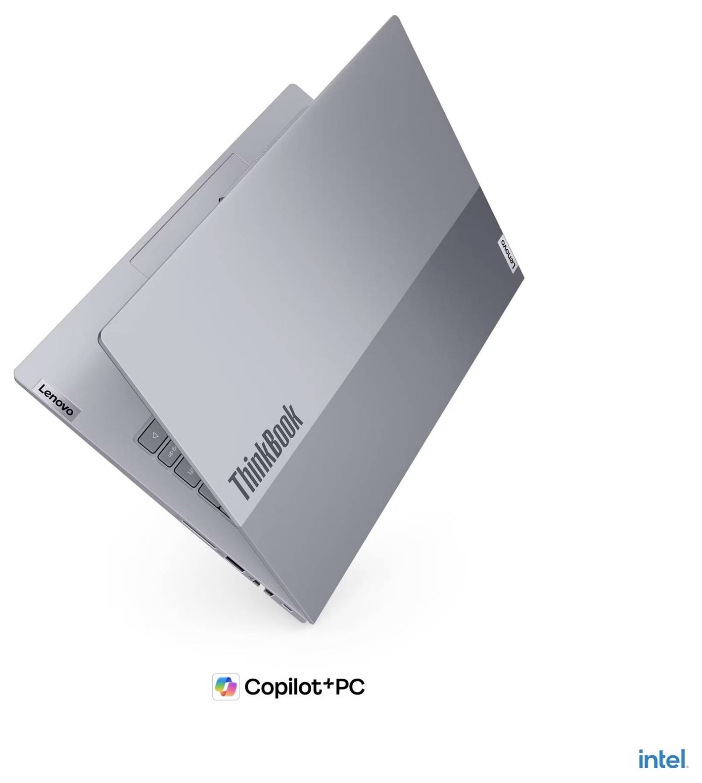 Silbernes Lenovo ThinkBook-Laptop, geschlossen in einer Schrägansicht gezeigt, mit „Copilot+ PC