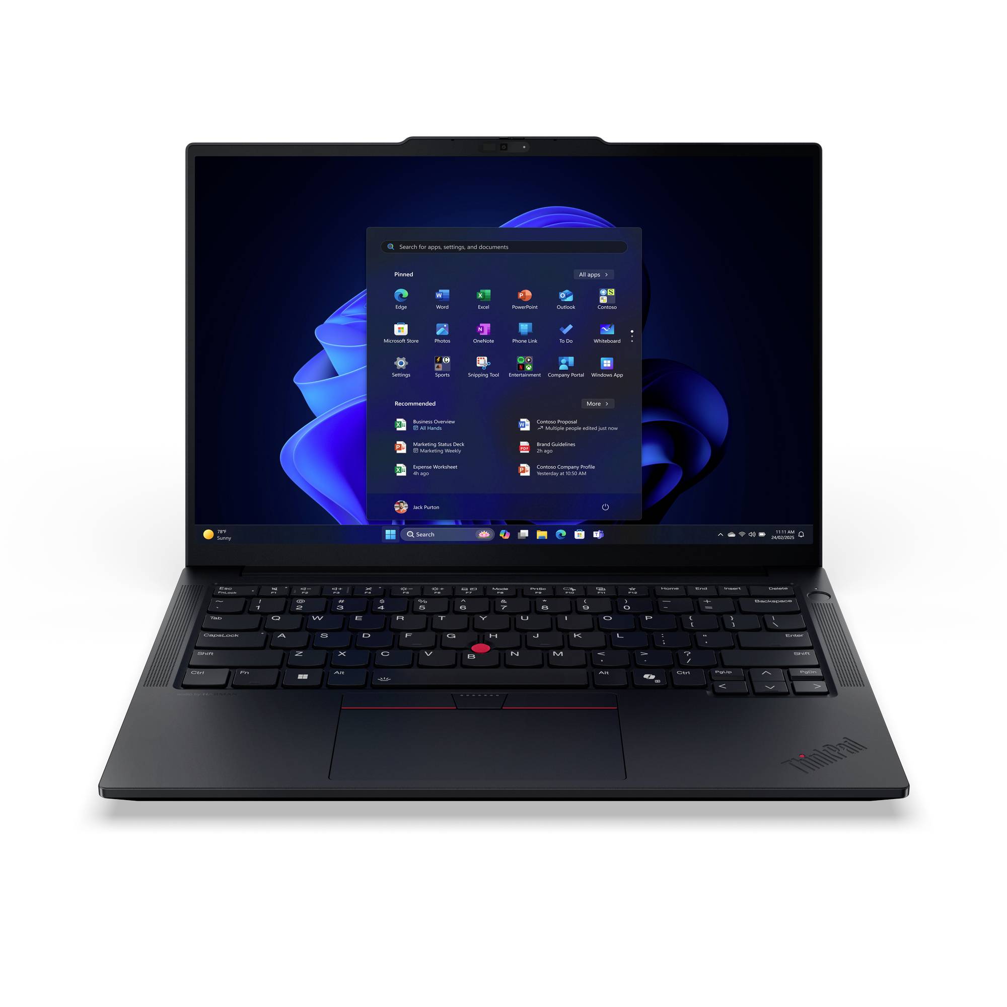 Schwarzer Lenovo ThinkPad Laptop offen auf weißem Hintergrund, zeigt das Windows 11 Startmenü auf dem Bildschirm.