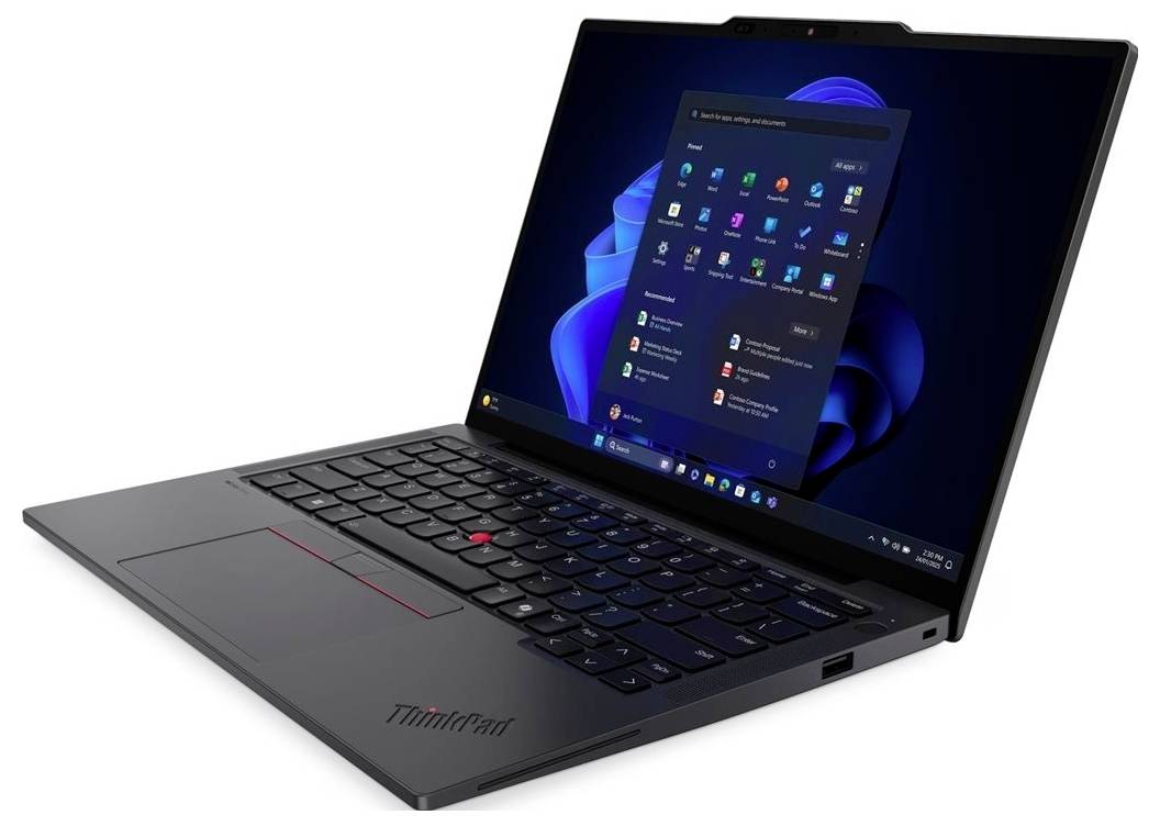 Ein Lenovo ThinkPad-Laptop, der in einem Winkel geöffnet ist und den Windows 11-Desktop und das Startmenü auf dem Bildschirm anzeigt.