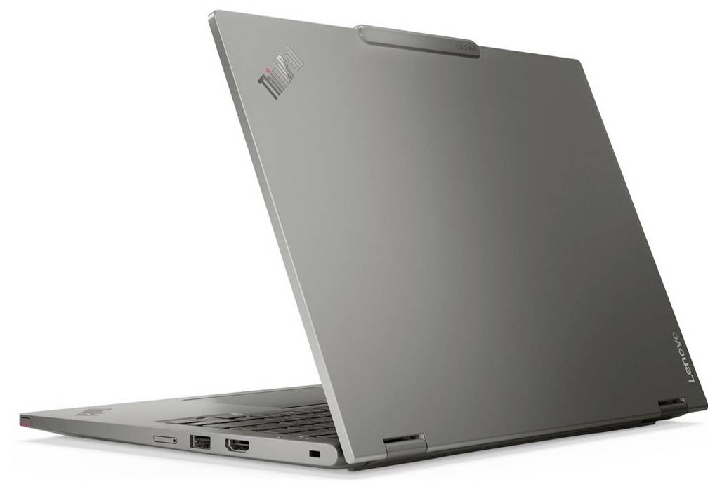 Geschlossener silberner Lenovo ThinkPad-Laptop, der von der Seite auf weißem Hintergrund gezeigt wird