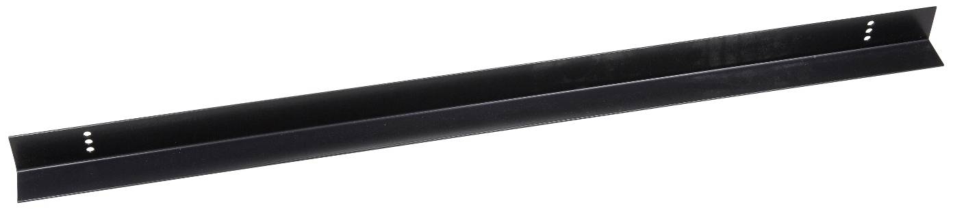 Schwarze Metallschiene oder Befestigungswinkel, diagonal dargestellt, mit je drei kleinen Löchern nahe jedem Ende.