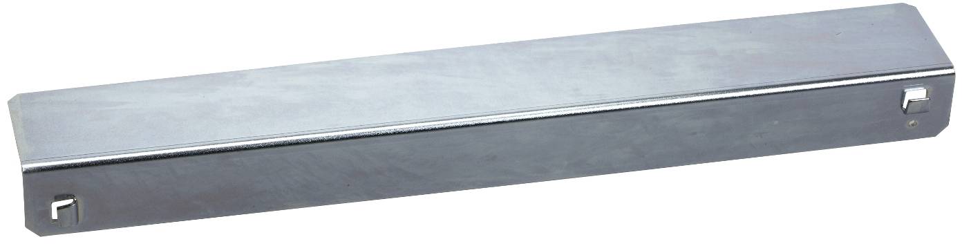 Langer rechteckiger Metallstab mit Befestigungslöchern an beiden Enden, isoliert auf weißem Hintergrund dargestellt.