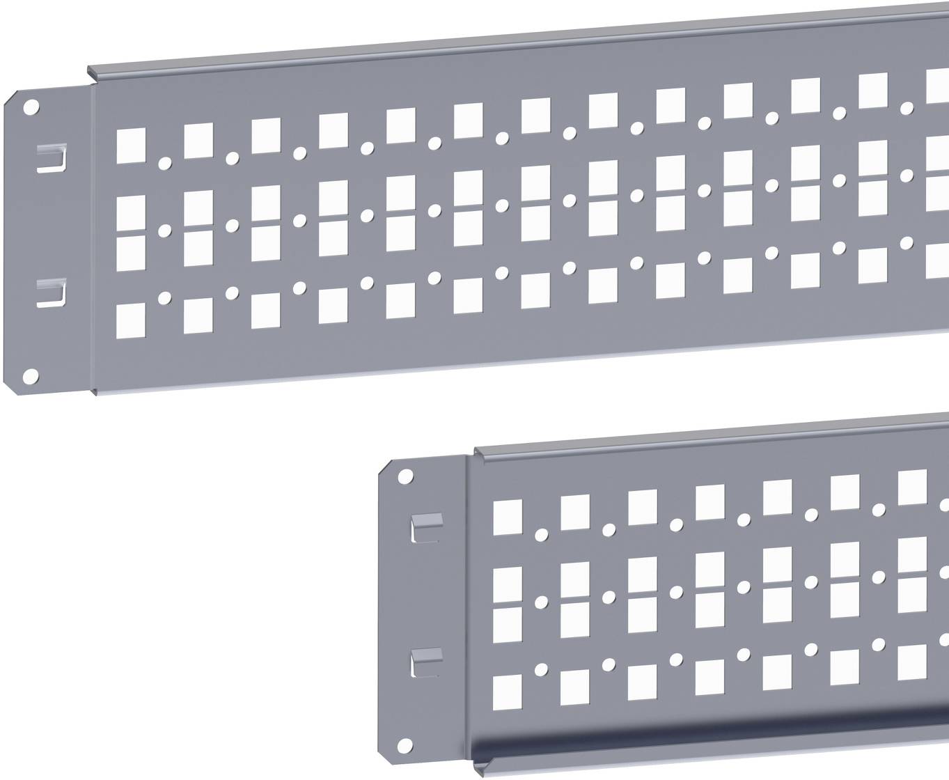 Zwei graue durchlöcherte Metallrackpaneele, diagonal auf weißem Hintergrund angeordnet.