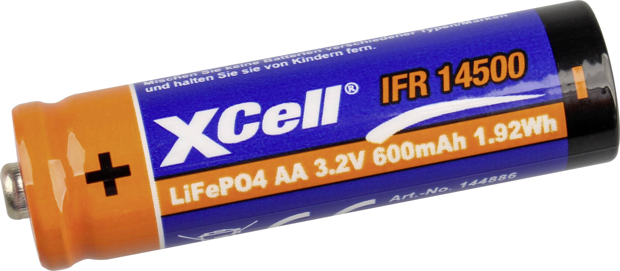 Nahaufnahme einer Xcell IFR14500 LiFePO4 AA Akku-Batterie in Orange und Blau, beschriftet mit 3,2V 600mAh 1,92Wh mit Pluszeichen am positiven Ende.