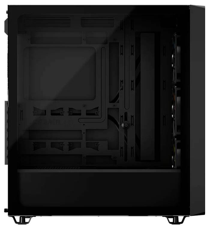 Schwarzes Mid-Tower-PC-Gehäuse mit entferntem Seitenpaneel, das das interne Montagelayout, Kabelkanäle und vordere Lüfterpositionierungen zeigt.