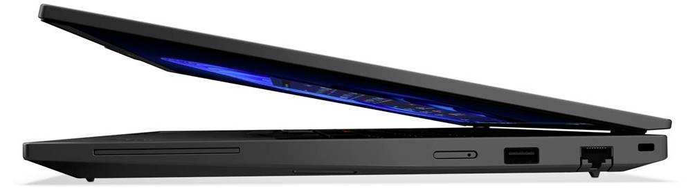Seitenansicht eines schlanken schwarzen Laptops, der teilweise geöffnet ist und ein dünnes Profil mit sichtbaren USB- und Ethernet-Anschlüssen zeigt.