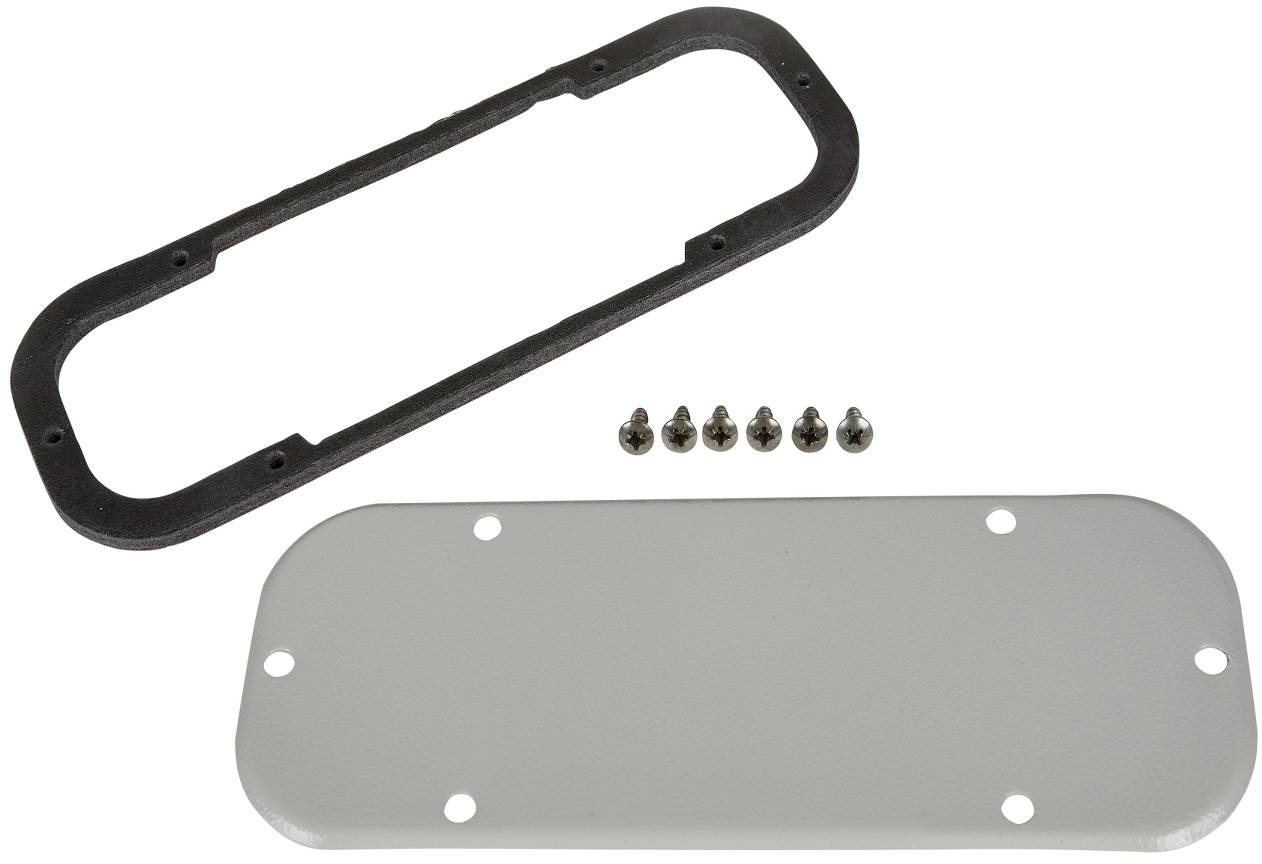 Dichtungssatz mit schwarzer Gummidichtung, sechs Schrauben und grauer Metallabdeckplatte auf weißem Hintergrund.