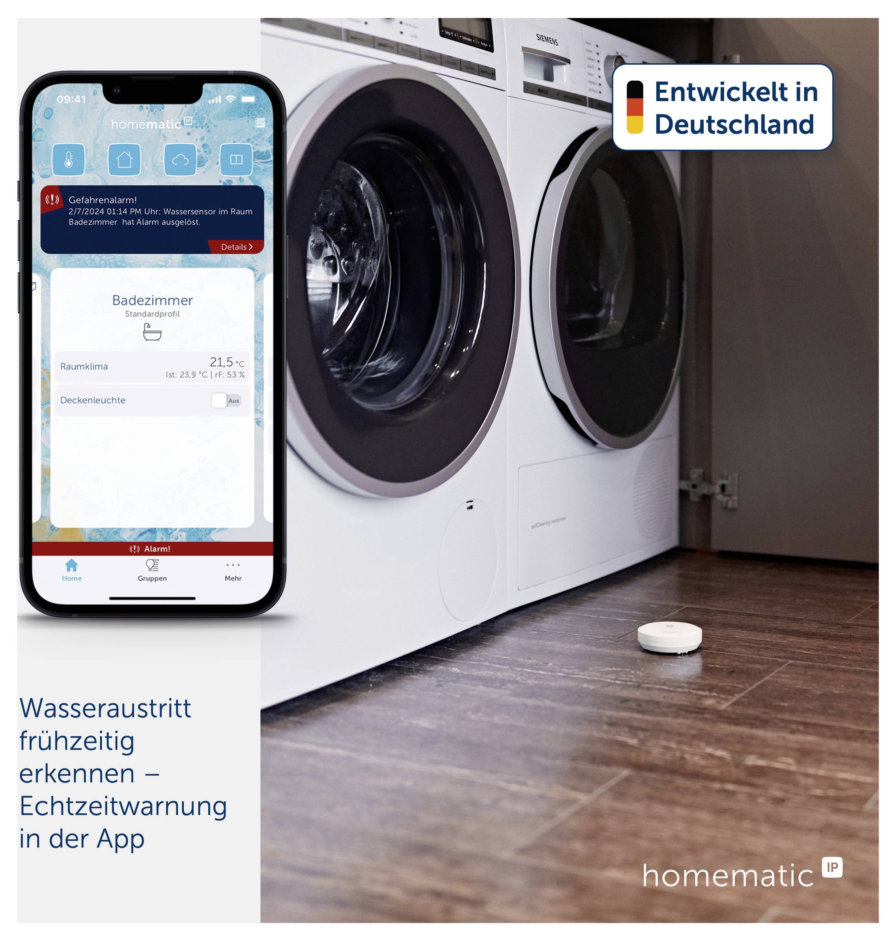 Smartphone-App zur Leckerkennung meldet frühzeitig Wasseraustritt im Badezimmer neben Waschmaschine und Trockner; Hinweis 'Entwickelt in Deutschland'.