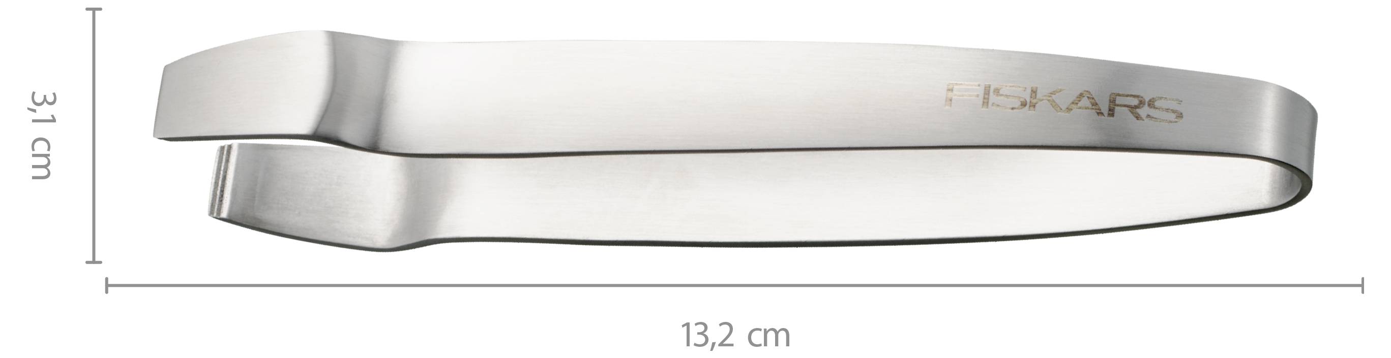 Seitenansicht eines silbernen Fiskars-Metallwerkzeugs oder einer Klammer, mit einer Länge von 13,2 cm und einer Höhe von 3,1 cm.