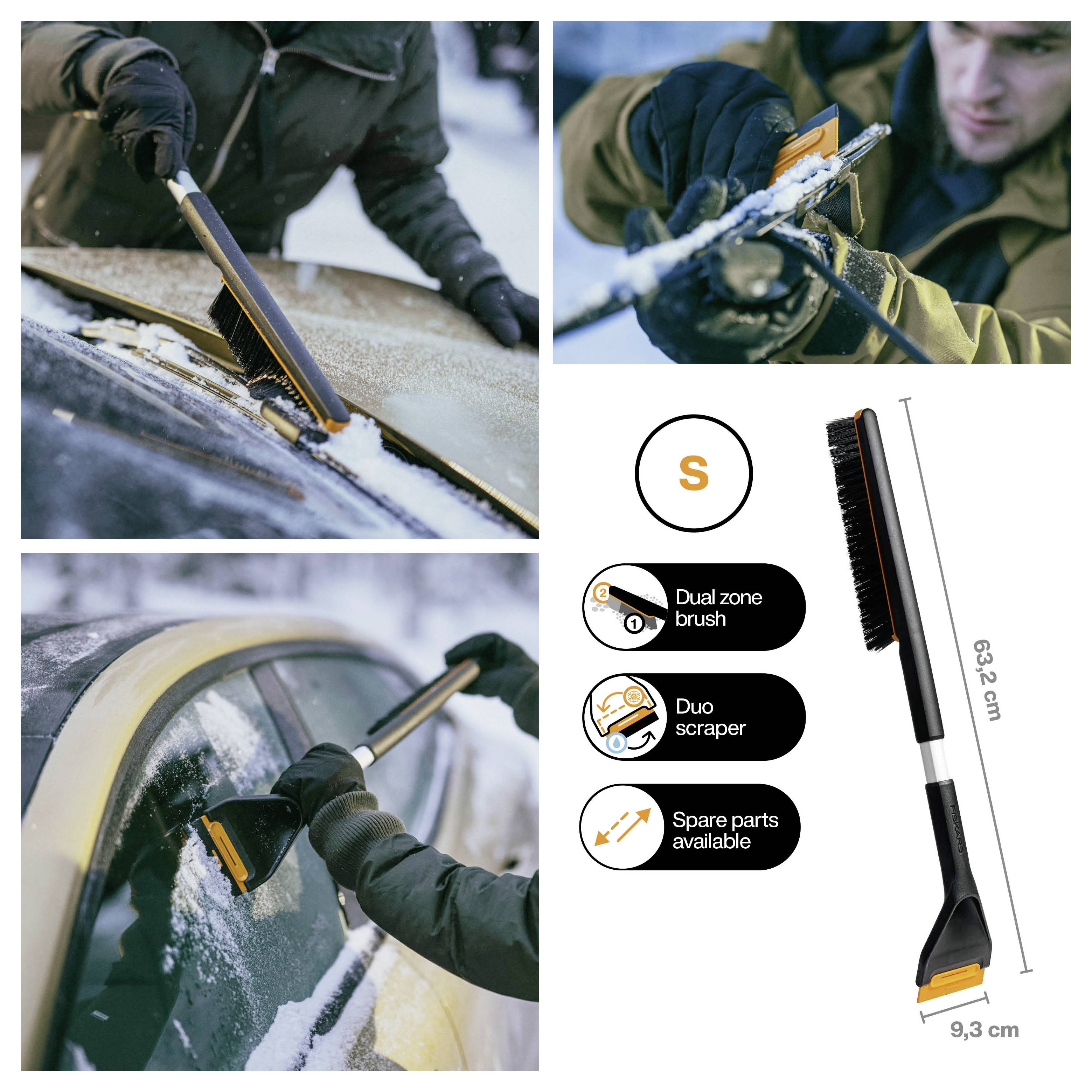 Collage mit einer Schneebürste und einem Eiskratzer, die eine Autoscheibe und ein Seitenfenster reinigen, mit Produktdiagramm, das die Dual-Zone-Bürste, den Duo-Kratzer, verfügbare Ersatzteile und die Größe 63,2 cm x 9,3 cm kennzeichnet.
