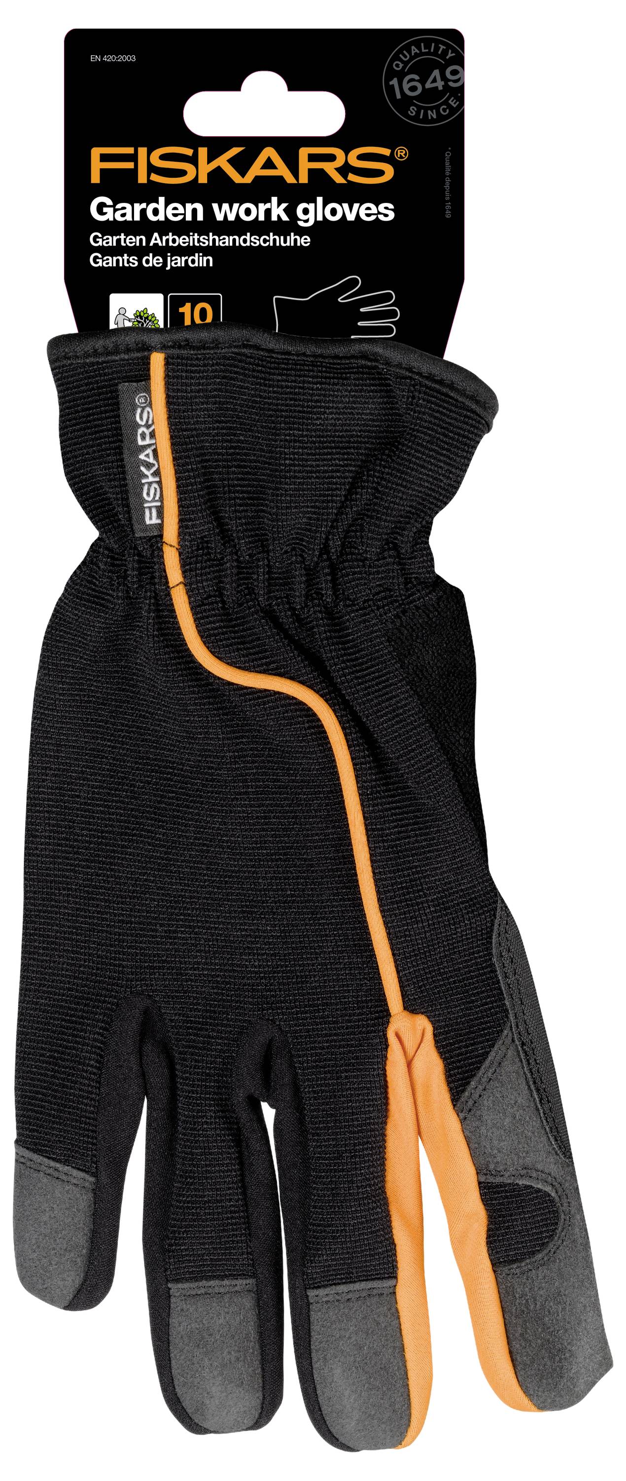 Paar schwarze Fiskars-Gartenarbeitshandschuhe mit orangefarbenem Rand und grauen Fingerspitzen, gezeigt auf Produktverpackung mit der Bezeichnung „Garten work gloves