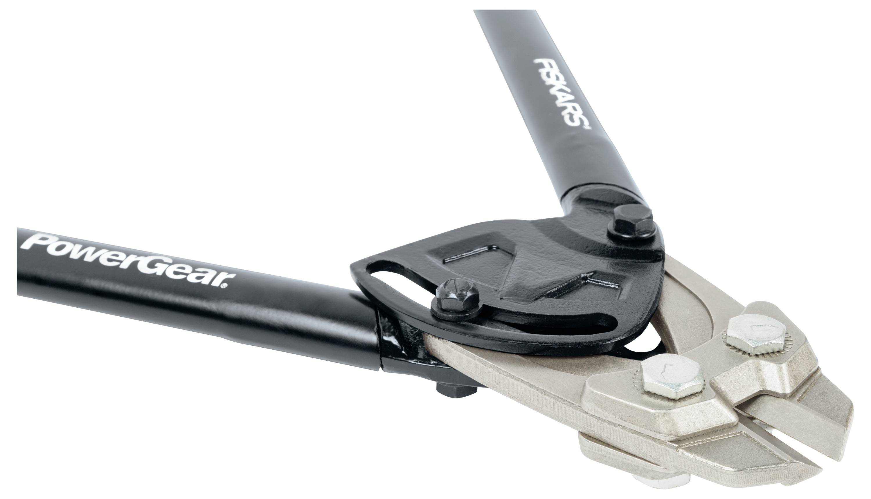 Nahaufnahme einer Bolzenschneidezange mit schwarzen Griffen und Metallbacken, gekennzeichnet mit PowerGear und Fiskars, auf weißem Hintergrund dargestellt.