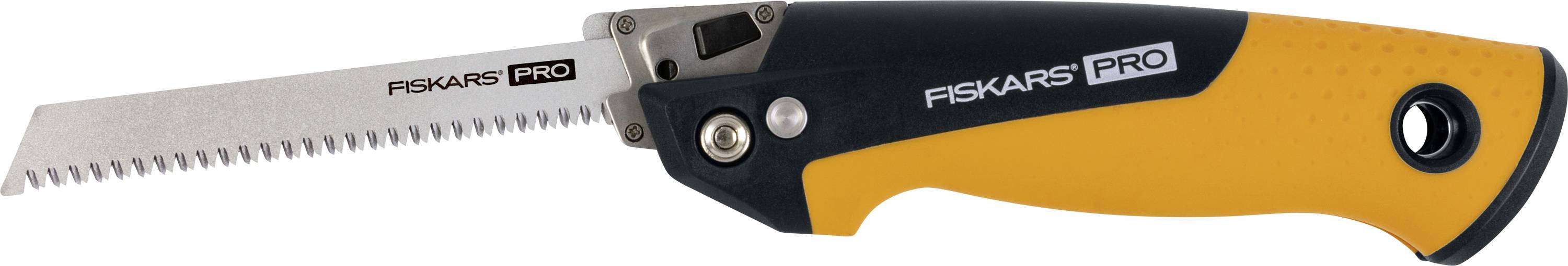 Fiskars Pro Falt-Handsäge mit schwarzem und orangefarbenem Griff und verlängerter Zahnklinge.