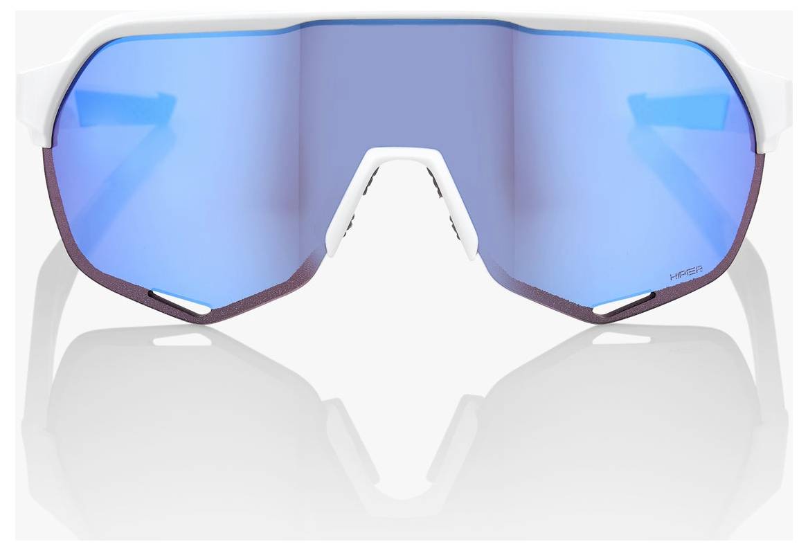 Blaue verspiegelte Wickelsonnenbrille mit weißem Rahmen auf weißem Hintergrund