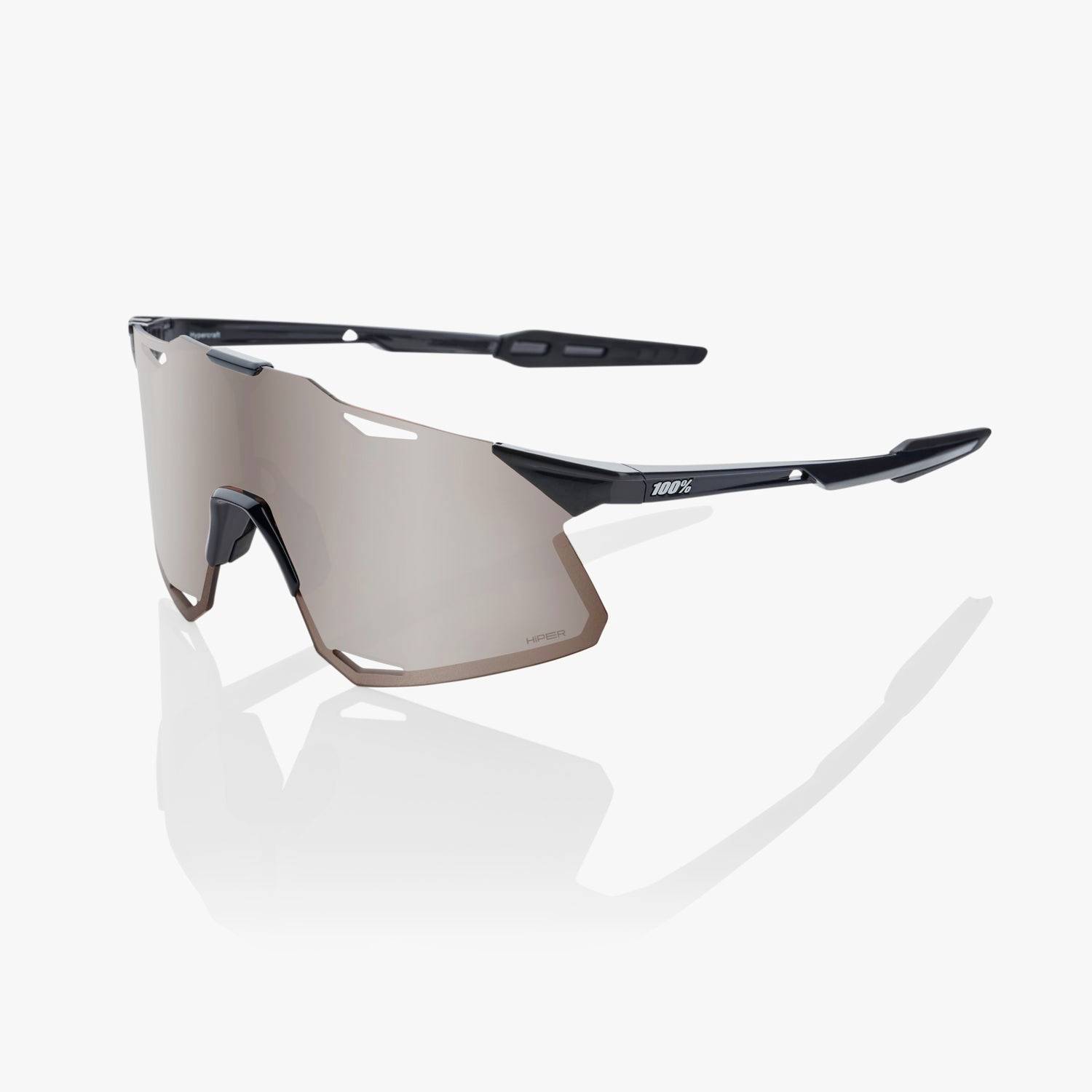 Sportsonnenbrille mit einzelnem verspiegeltem Schutzlinsenglas und schwarzem Rahmen auf weißem Hintergrund.