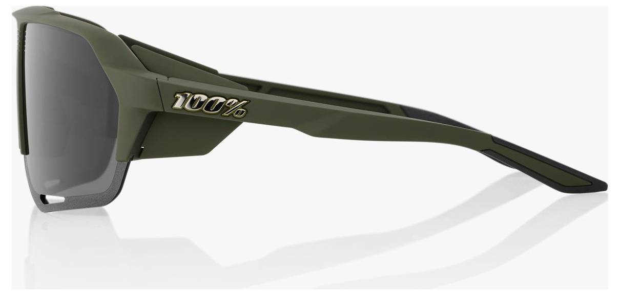 Dunkelgrüne 100% Wrap-around-Sportsonnenbrille mit verspiegelten grauen Gläsern, in Seitenansicht auf weißem Hintergrund dargestellt.