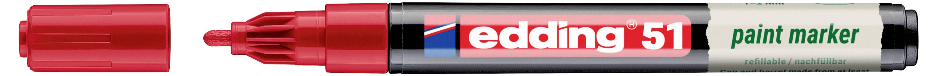 Ein roter Edding 751 Lackmarker mit abgenommener Kappe, der das schwarz, rot und grün beschriftete Fass zeigt.