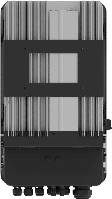 Schwarzes Industrieelektrogerät mit sichtbaren vertikalen Rippen und Montageklammer, in Vorderansicht auf weißem Hintergrund dargestellt.