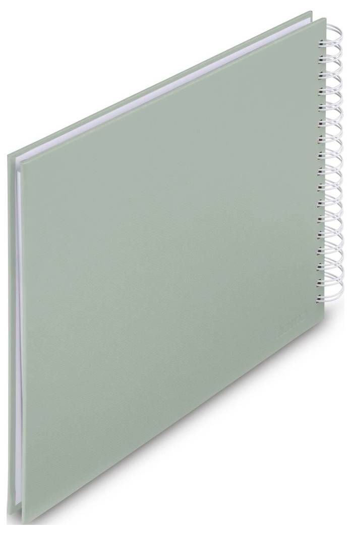 Geschlossenes blassgrünes spiralgebundenes Notizbuch auf weißem Hintergrund, in Perspektive dargestellt mit der Metallspirale auf der rechten Seite.