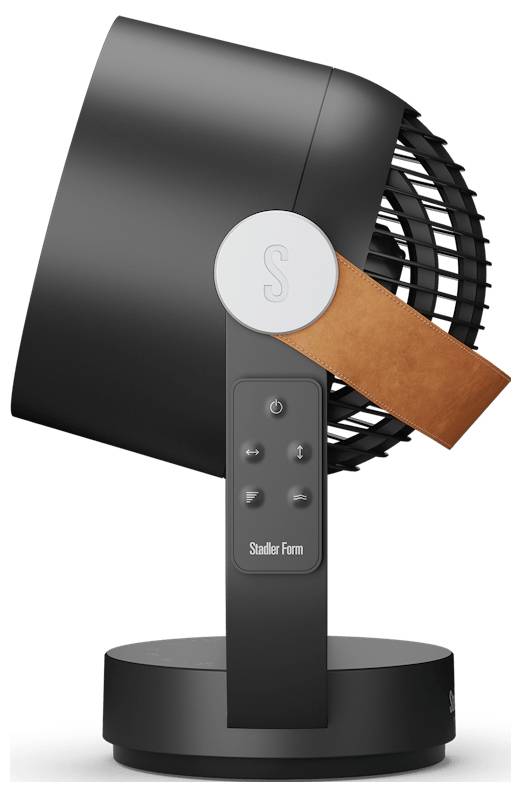 Schwarzer Schreibtischventilator mit Bedienfeld und orangefarbenem riemenartigen Blattschutz oder Zubehör an der Vorderseite