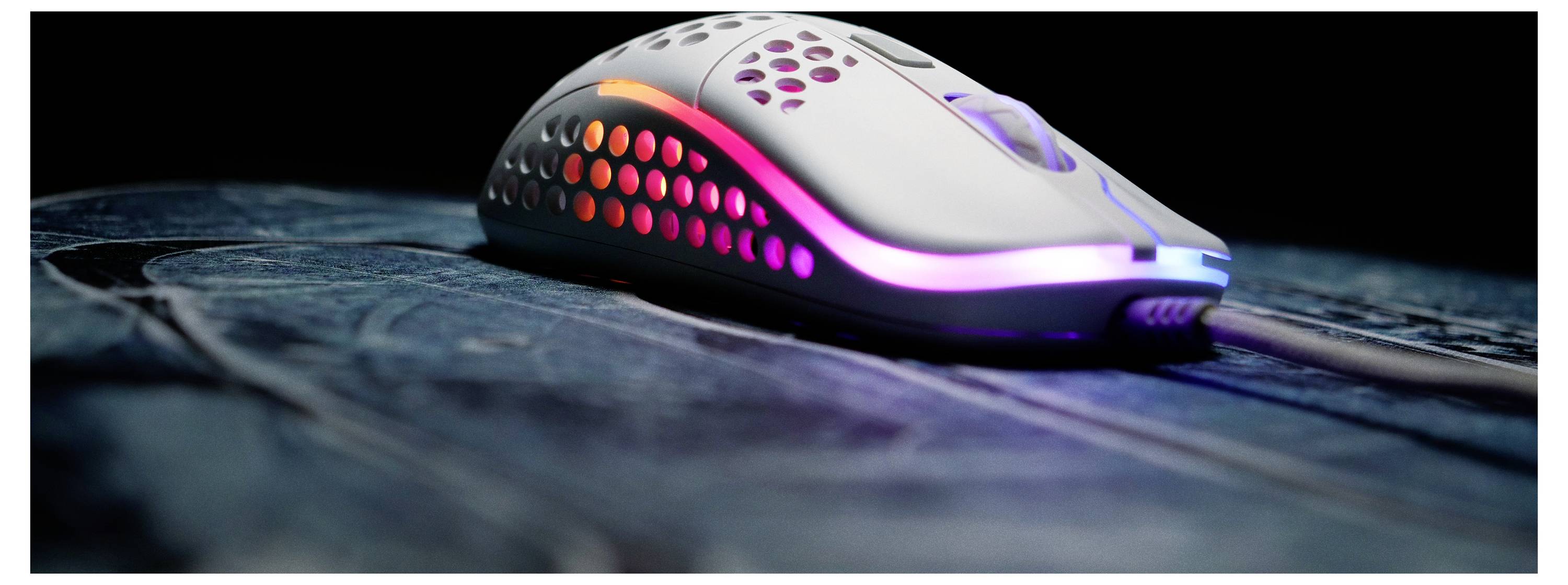 Cherry XTRFY M42 RGB Maus Ohne (Ansteuerung über Computer) Weiß