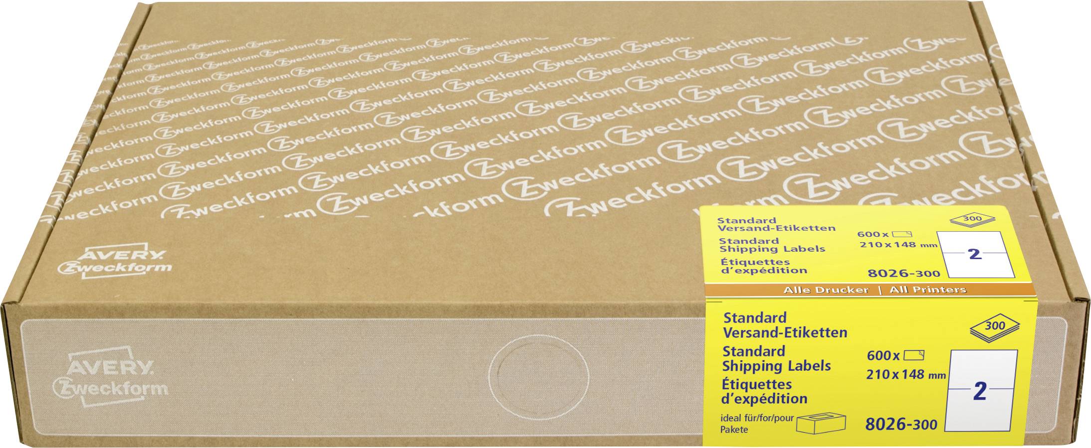 Brauner Versandkarton mit zwei gelben Avery Zweckform Versandetiketten oben rechts; Etiketten für 'Standard Versand-Etiketten' mit großer Zahl 2.
