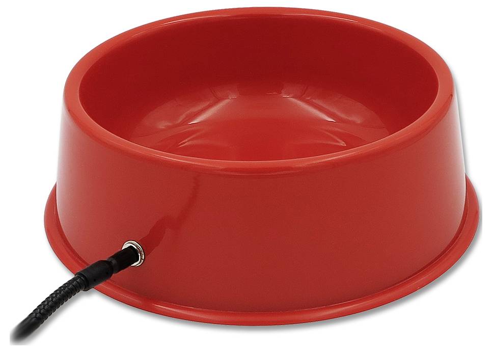 Rote Kunststoff-Tierschüssel mit schwarzem Stromkabel angebracht, wahrscheinlich ein beheiztes Futternapf zum Warmhalten von Futter oder Wasser.
