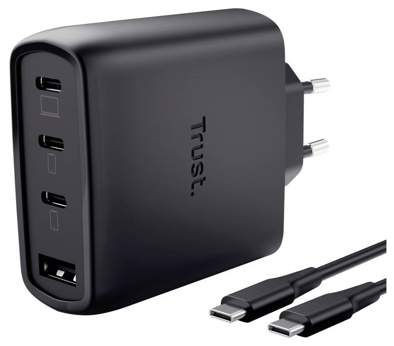 Black Trust Wandladegerät mit drei USB-C-Anschlüssen und einem USB-A-Anschluss, plus zwei USB-C-Kabel auf weißem Hintergrund.