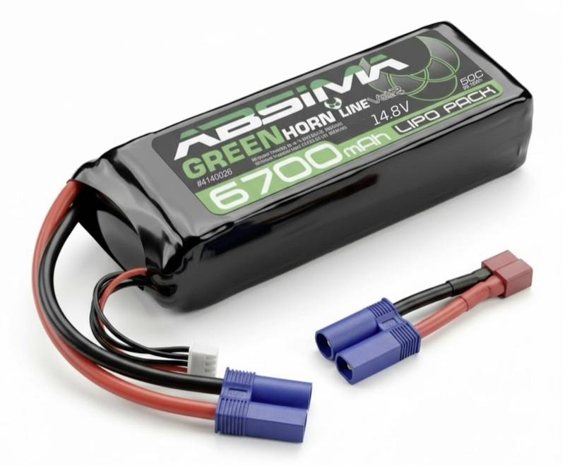 Schwarzes 14,8V 5700mAh LiPo-Akkupack mit roten und schwarzen Anschlüssen und blau/roten Steckverbindern auf weißem Hintergrund