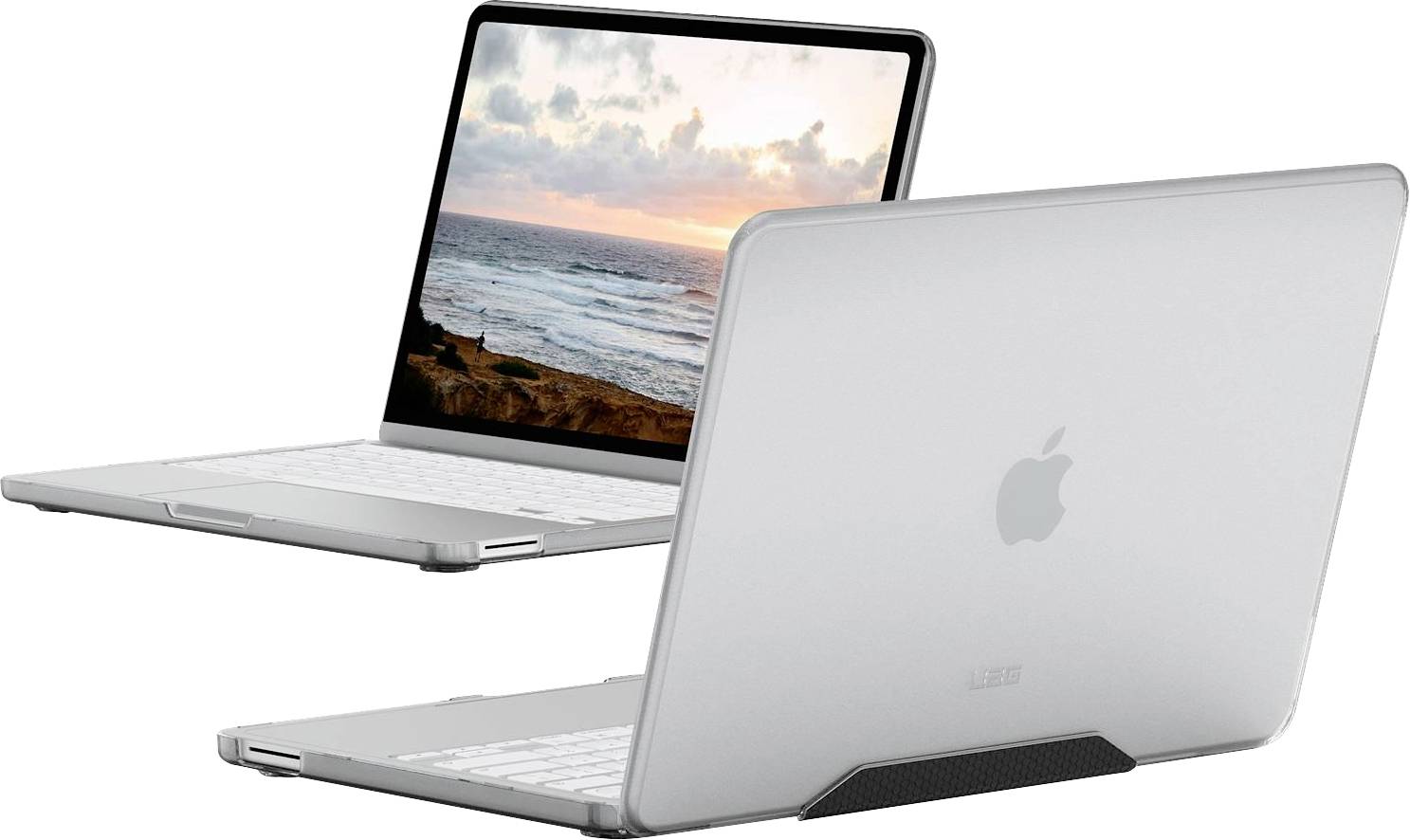 Zwei silberne Laptopcomputer, die in Winkeln geöffnet dargestellt sind, wobei einer einen Strandsonnenuntergang auf seinem Bildschirm anzeigt.