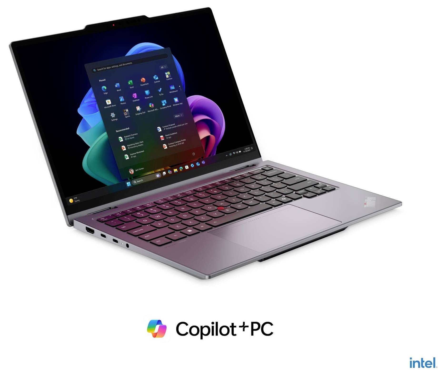 Ein silberner Laptop auf weißem Hintergrund zeigt das Windows-11-Startmenü an, mit „Copilot+ PC