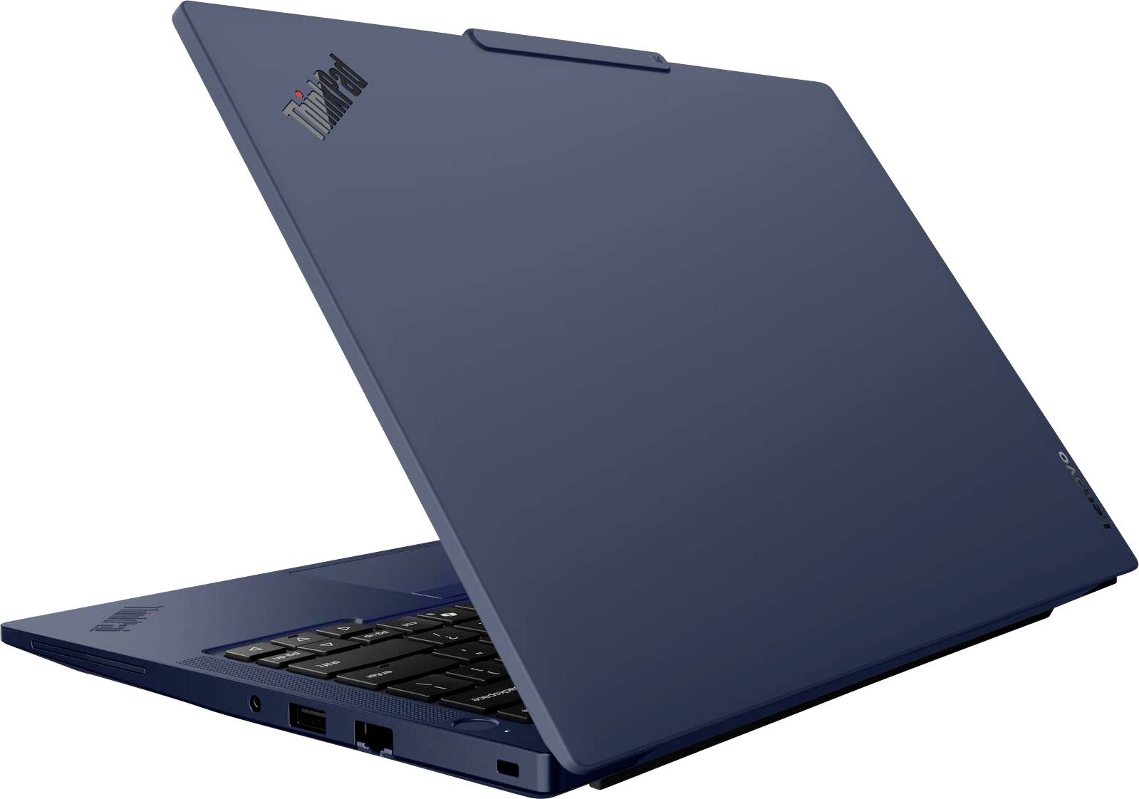 Geschlossener dunkelblauer Laptop in schräger Ansicht, mit teilweise sichtbarer Tastatur und kleinem Logo auf dem Deckel.