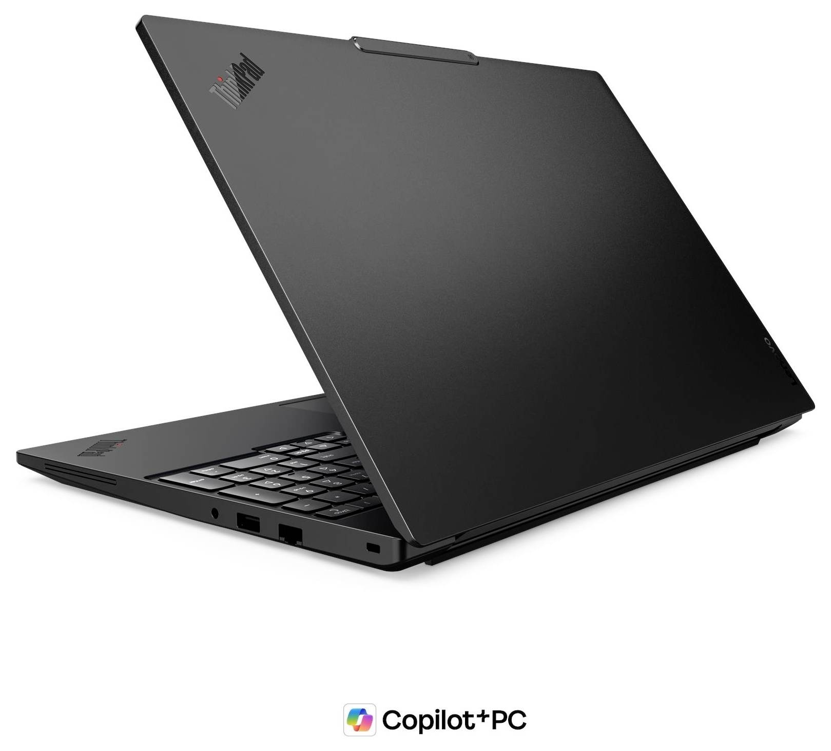 Schwarz-grauer Lenovo-Laptop, teilweise geschlossen auf weißem Hintergrund dargestellt, mit Copilot+ PC-Branding darunter.