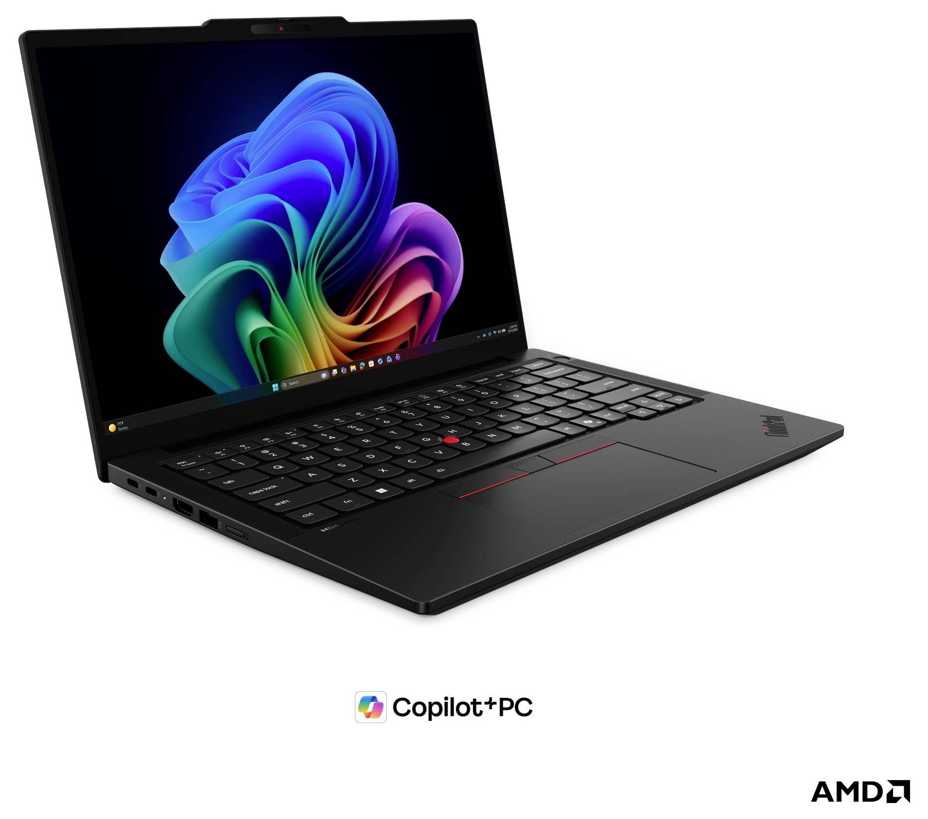 Schwarzer Lenovo-Laptop, teilweise geöffnet, auf weißem Hintergrund, mit Copilot+PC-Branding darunter.