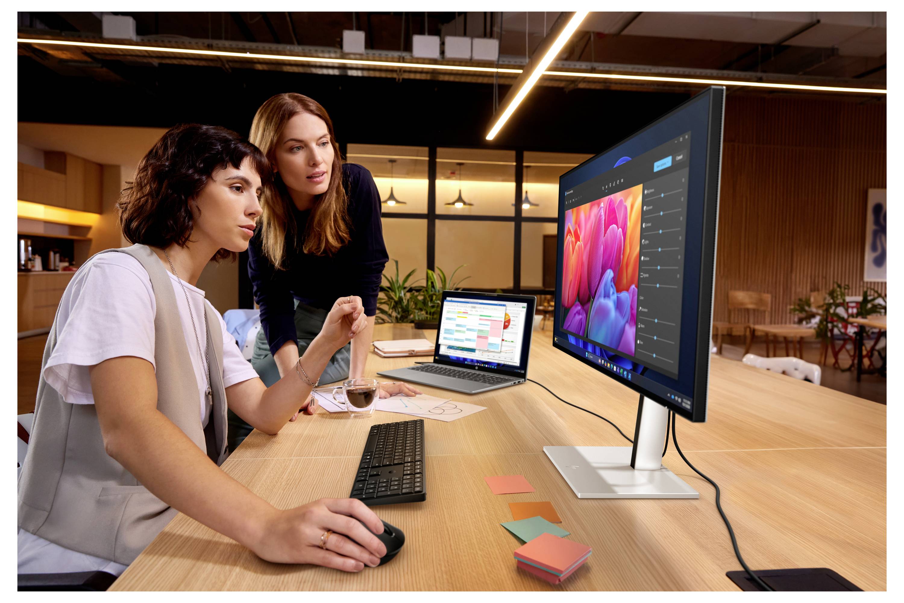 HP Notebook 40.6cm (16 Zoll) WUXGA 220 16GB RAM 512GB SSD Deutsch, QWERTZ AMD AMD Radeon Graphics Silber D82WQET